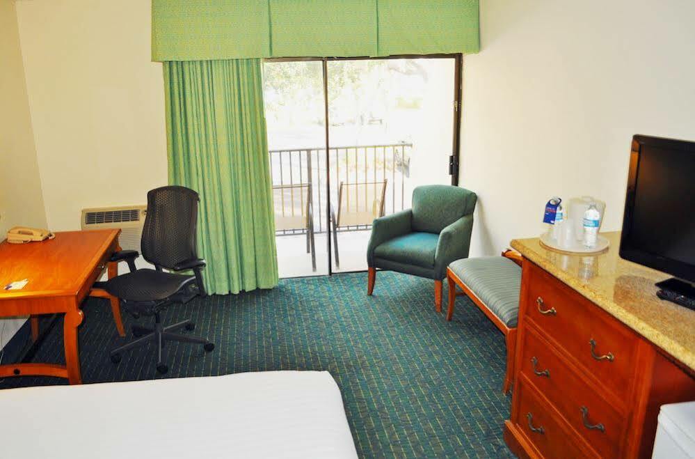 Holiday Inn Express Boca Raton - West By Ihg Dış mekan fotoğraf